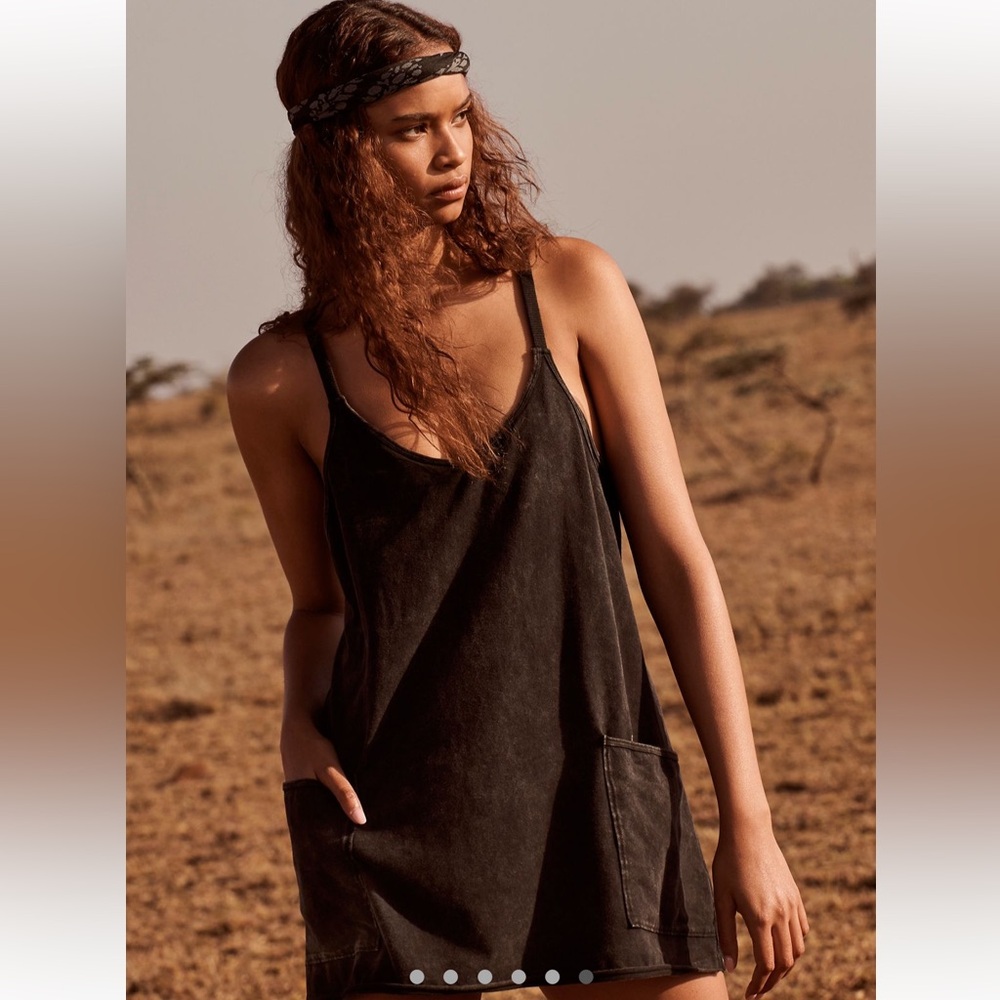 Hot shot mini dress in black wash